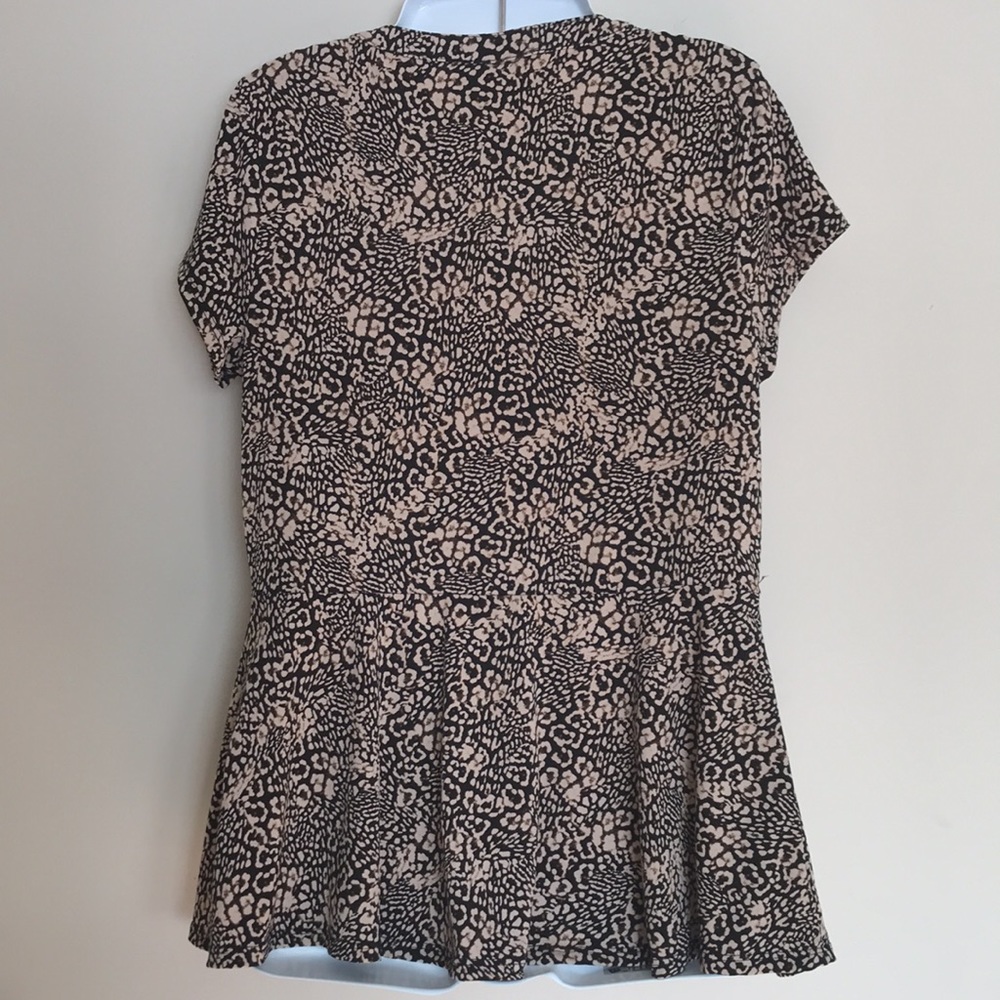 Dana Buchman women button down Ruffle button top. - Picture 6 of 10
